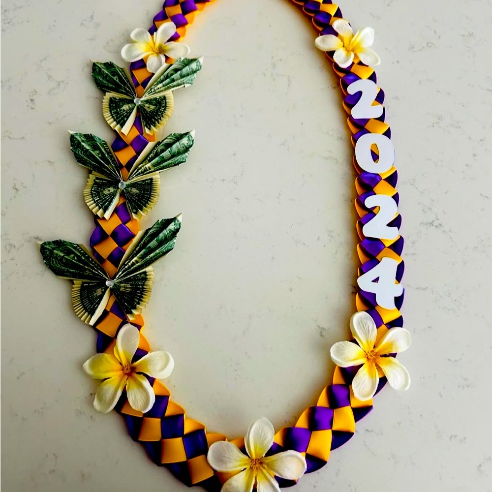 Graduation money lei with year/Special Occasion Lei/Birthday Lei